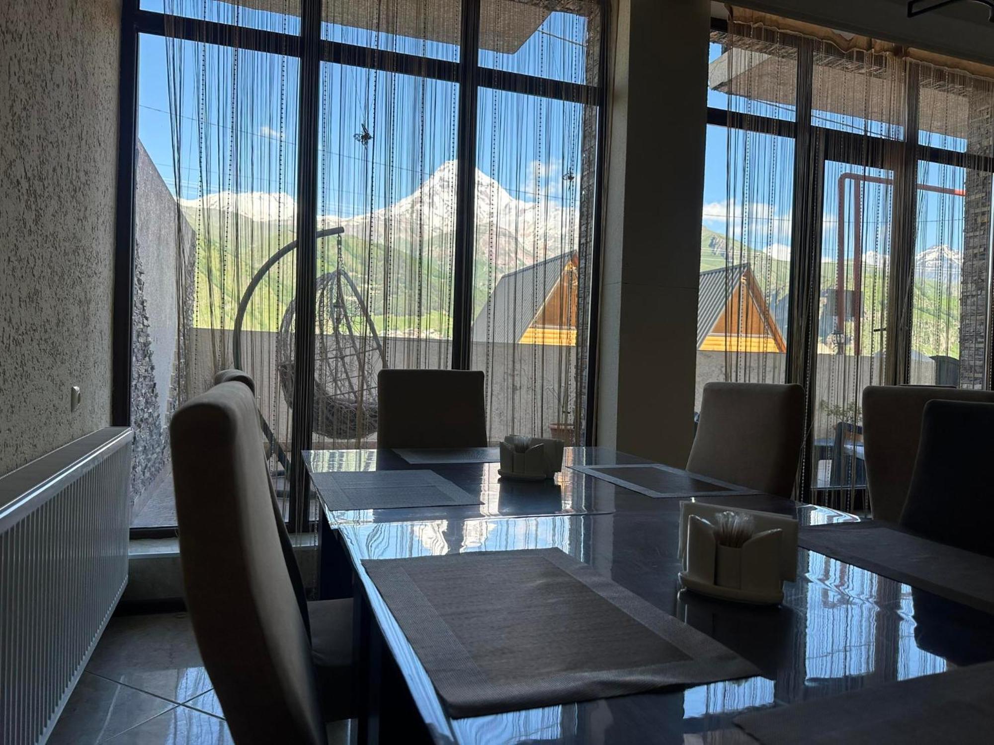 Hotel Iveria カズベギ エクステリア 写真